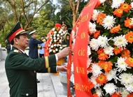 Vietnamese, Chinese defense ministers pay tribute to martyrs